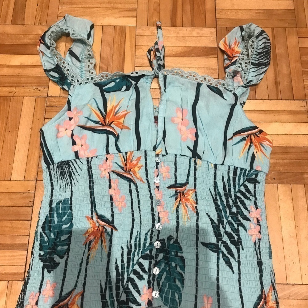 Guess off the shoulder top nwot​​​ - Picture 4 of 5